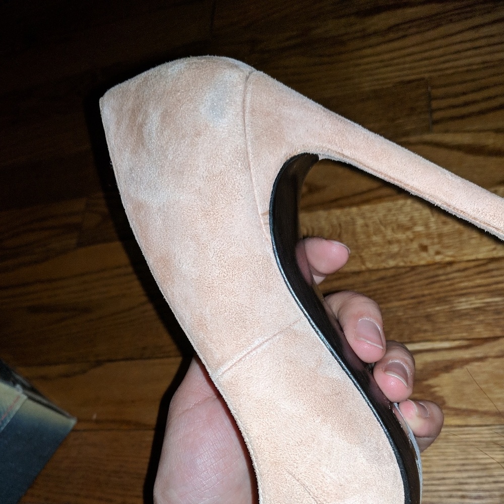 Stuart Weitzman nudish / pink pumps! - Picture 2 of 6